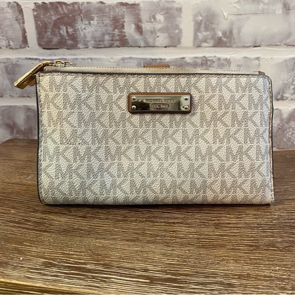 Michael Kors • Adele Logo Smartphone Wallet • Vanilla